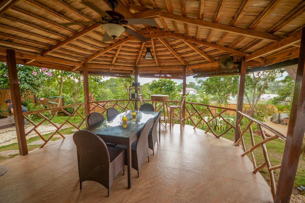 Hilltop Pool And Villa Puerto Princesa Ngoại thất bức ảnh