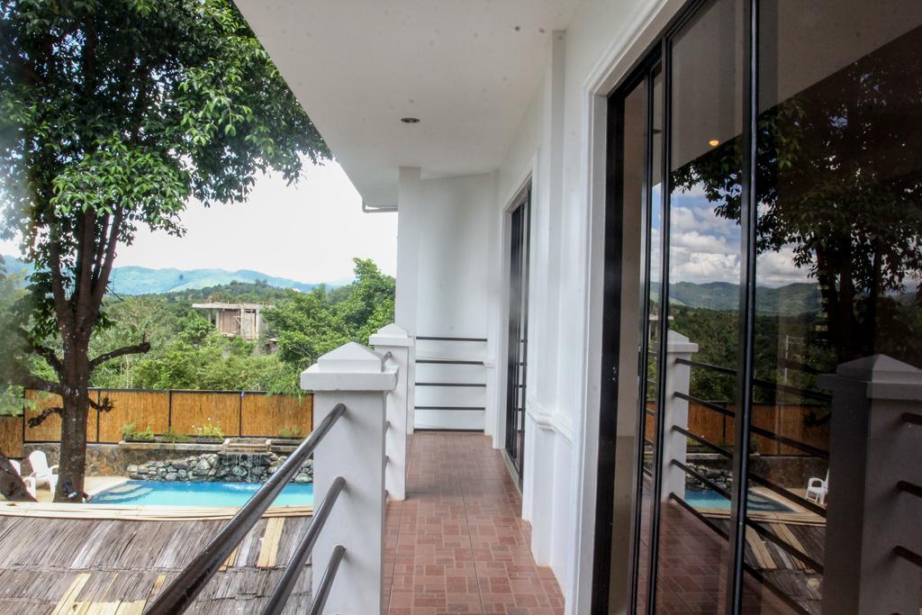 Hilltop Pool And Villa Puerto Princesa Ngoại thất bức ảnh