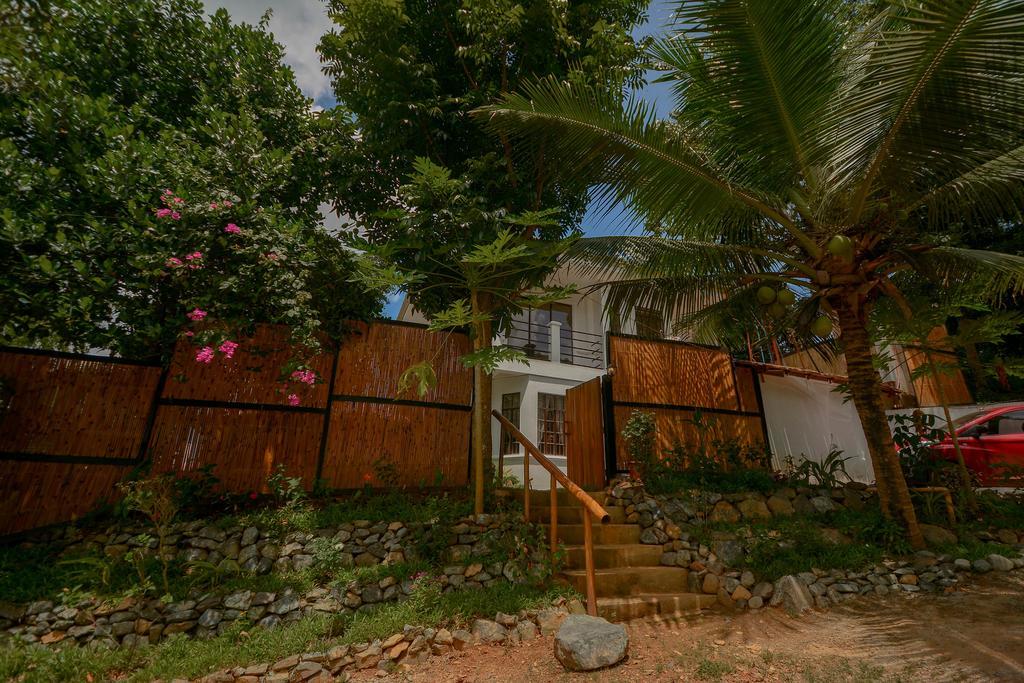 Hilltop Pool And Villa Puerto Princesa Ngoại thất bức ảnh