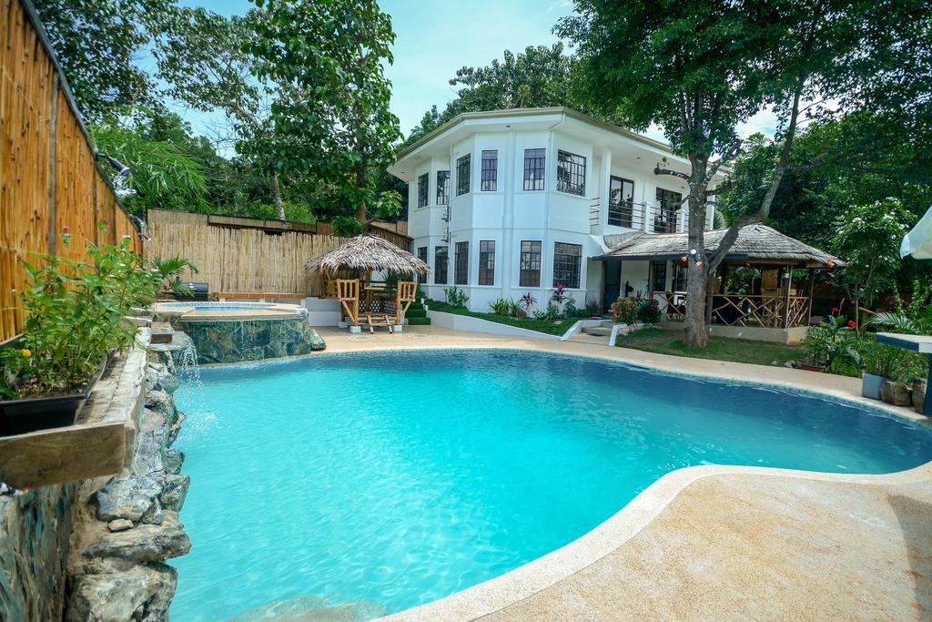 Hilltop Pool And Villa Puerto Princesa Ngoại thất bức ảnh