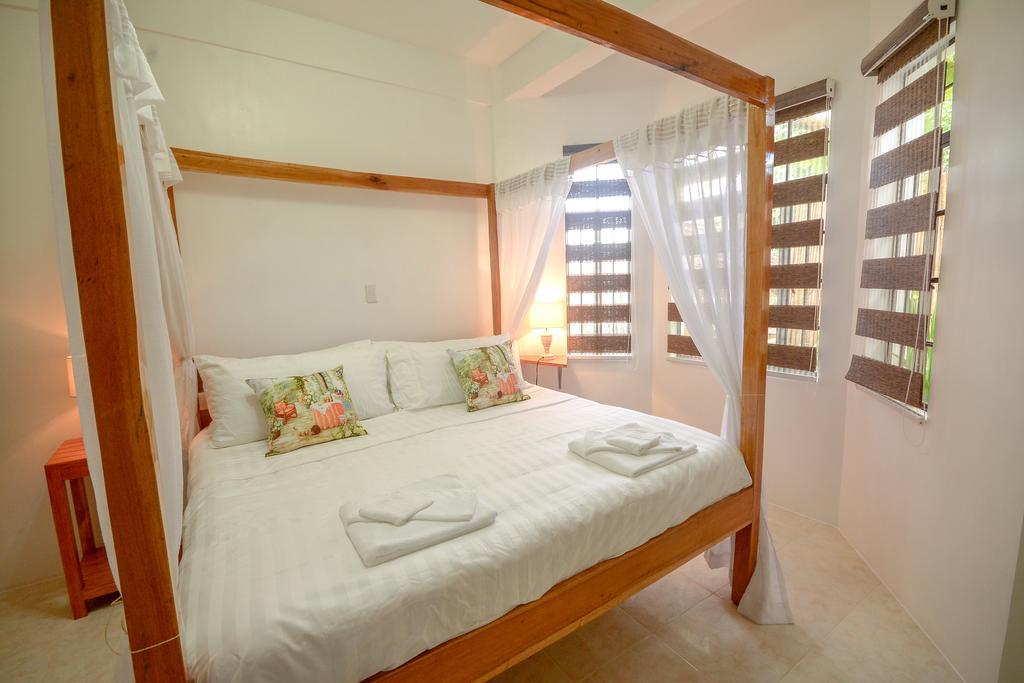 Hilltop Pool And Villa Puerto Princesa Ngoại thất bức ảnh