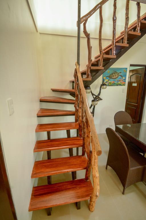 Hilltop Pool And Villa Puerto Princesa Ngoại thất bức ảnh