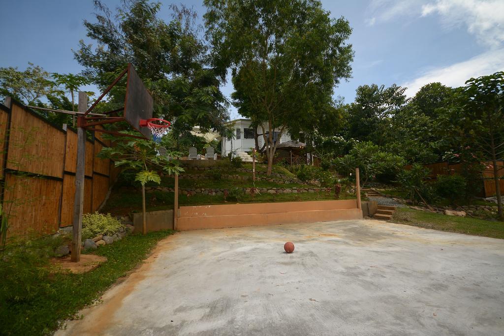 Hilltop Pool And Villa Puerto Princesa Ngoại thất bức ảnh