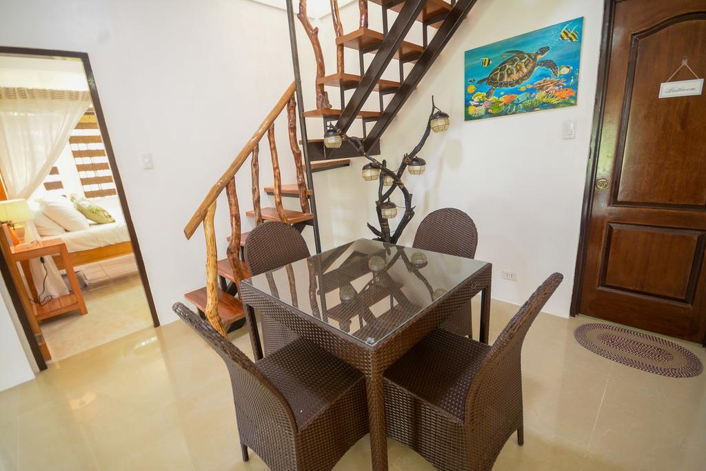 Hilltop Pool And Villa Puerto Princesa Ngoại thất bức ảnh