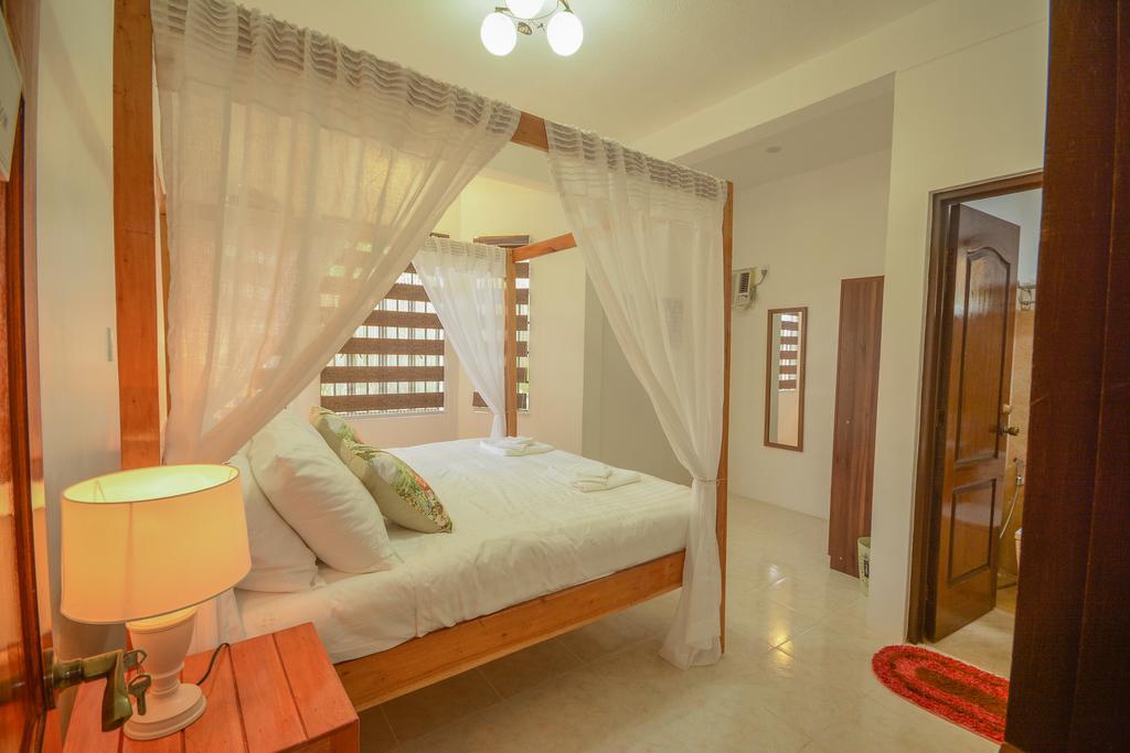 Hilltop Pool And Villa Puerto Princesa Ngoại thất bức ảnh