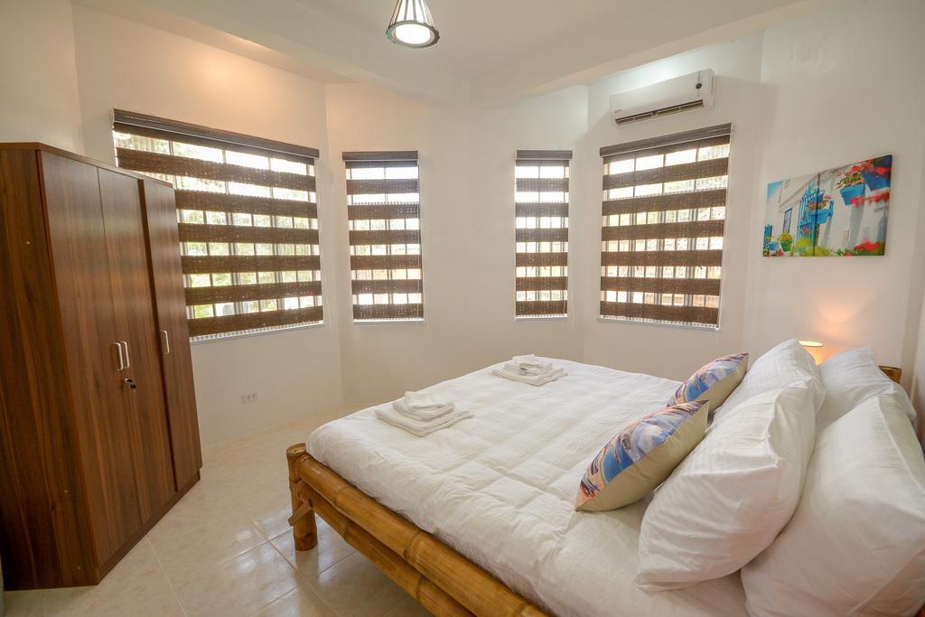 Hilltop Pool And Villa Puerto Princesa Ngoại thất bức ảnh