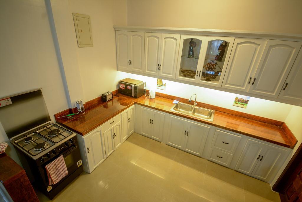 Hilltop Pool And Villa Puerto Princesa Ngoại thất bức ảnh