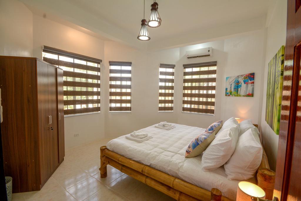 Hilltop Pool And Villa Puerto Princesa Ngoại thất bức ảnh