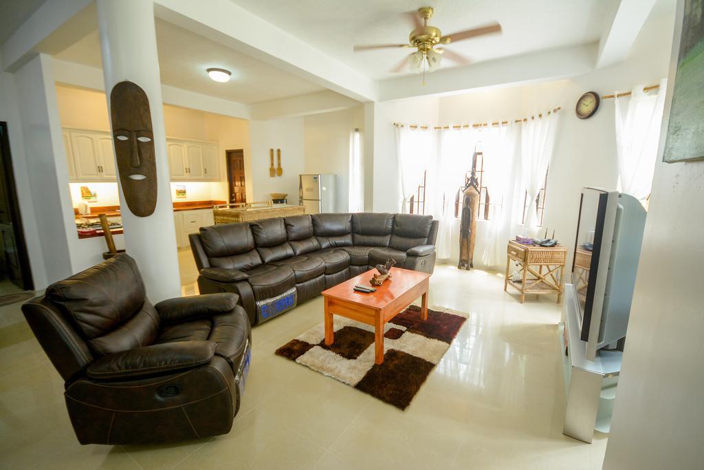 Hilltop Pool And Villa Puerto Princesa Ngoại thất bức ảnh