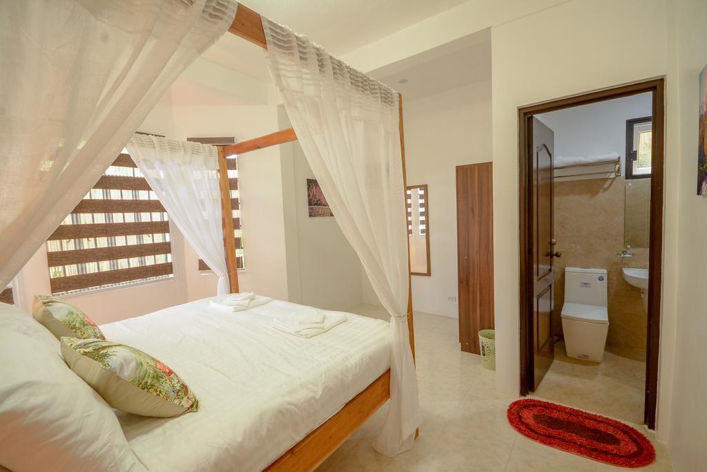 Hilltop Pool And Villa Puerto Princesa Ngoại thất bức ảnh