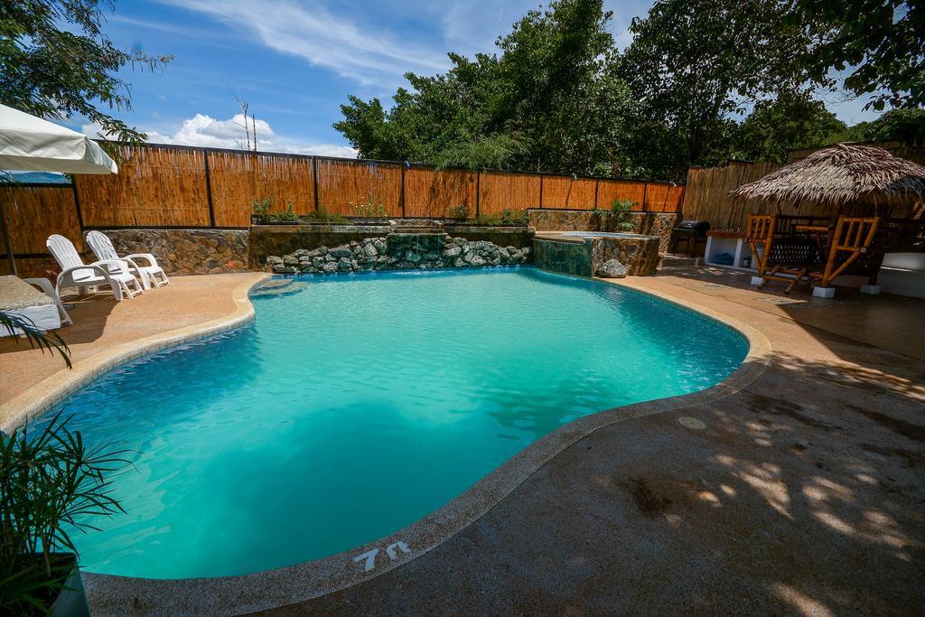 Hilltop Pool And Villa Puerto Princesa Ngoại thất bức ảnh
