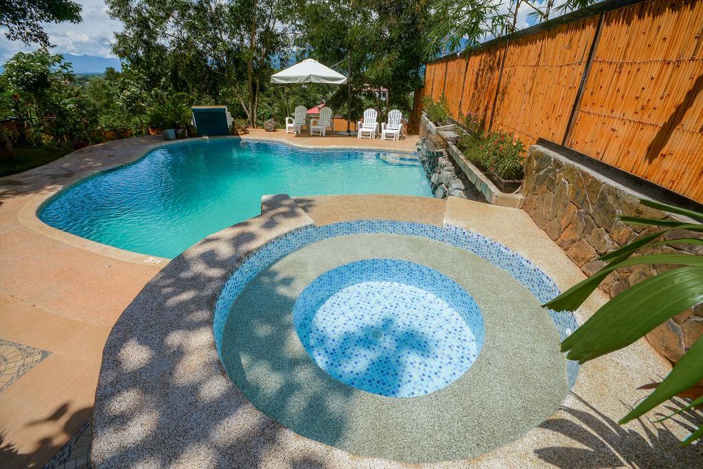 Hilltop Pool And Villa Puerto Princesa Ngoại thất bức ảnh