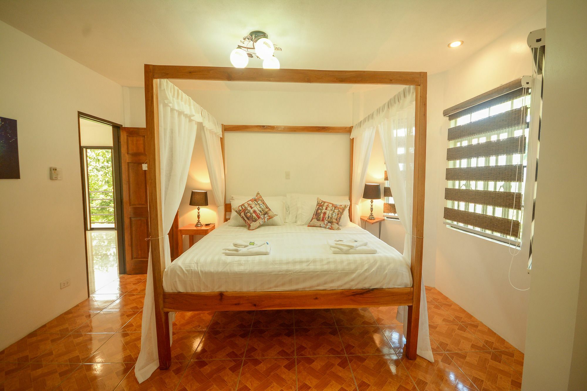 Hilltop Pool And Villa Puerto Princesa Ngoại thất bức ảnh